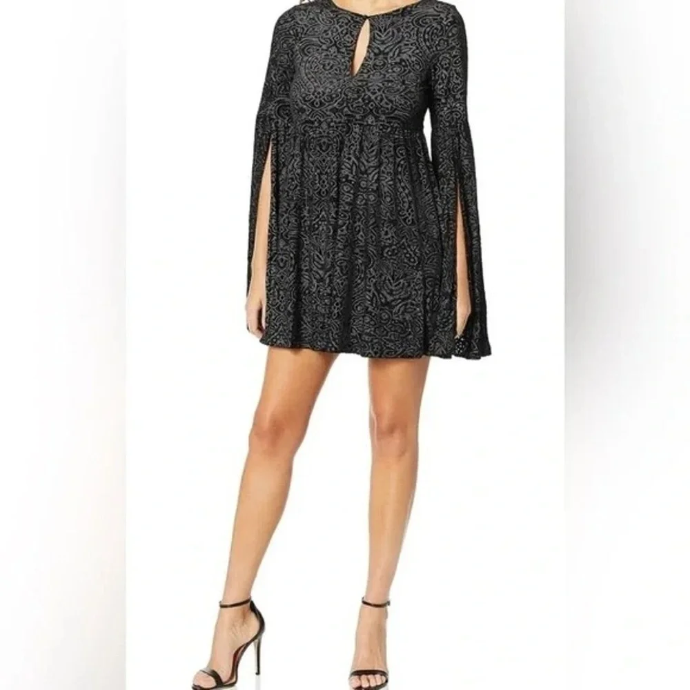 Cupcakes & Cashmere Janna Velvet Mini Dress Bell Sleeve S NWT